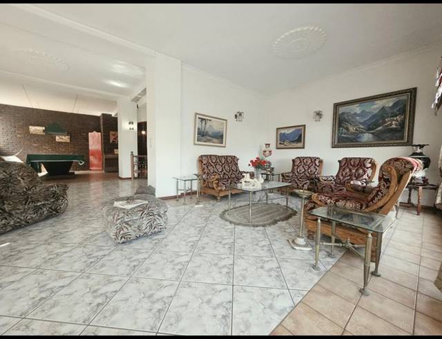 5 BEDROOM HOUSE FOR SALE IN GLENVISTA